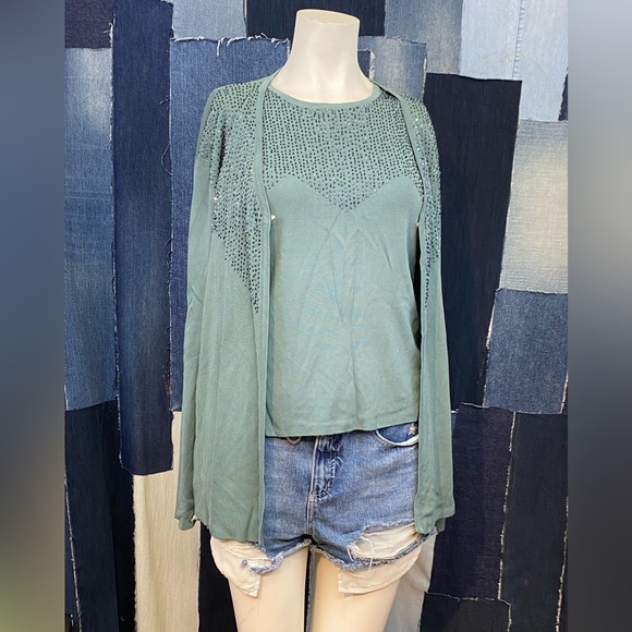 Two Piece Sequenced Top Knit Top & Sweater Beautifully done. Sz L - Picture 2 of 11